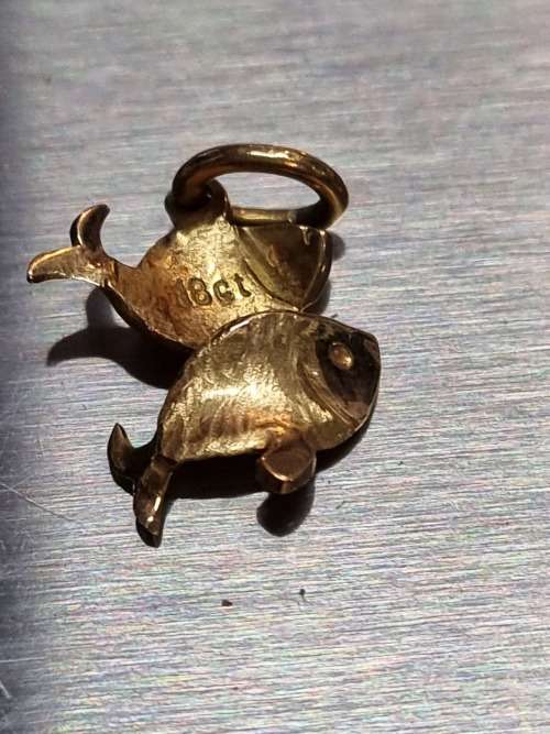 14ct gold fish charm