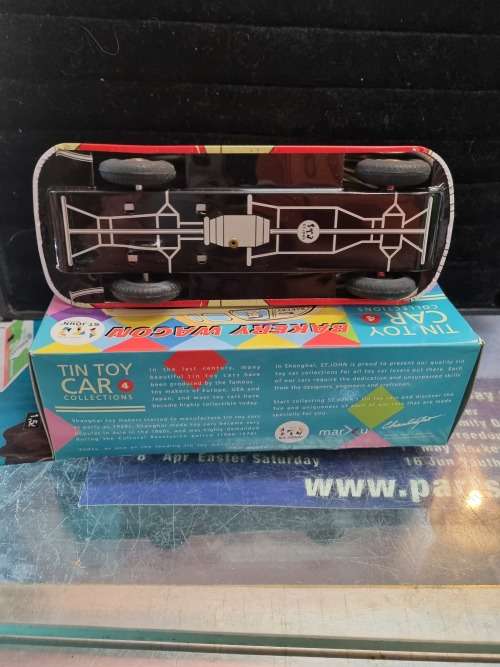 Tin plate car bakery wagon