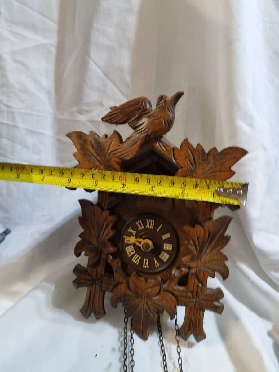 Cuckoo clock made in Germany miss 1 hand (not tested selling as is)
