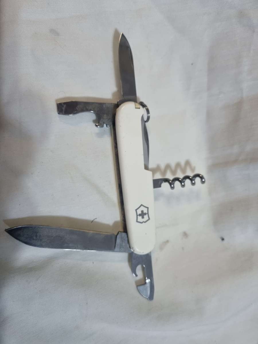 Victorinox knife officer suisse
