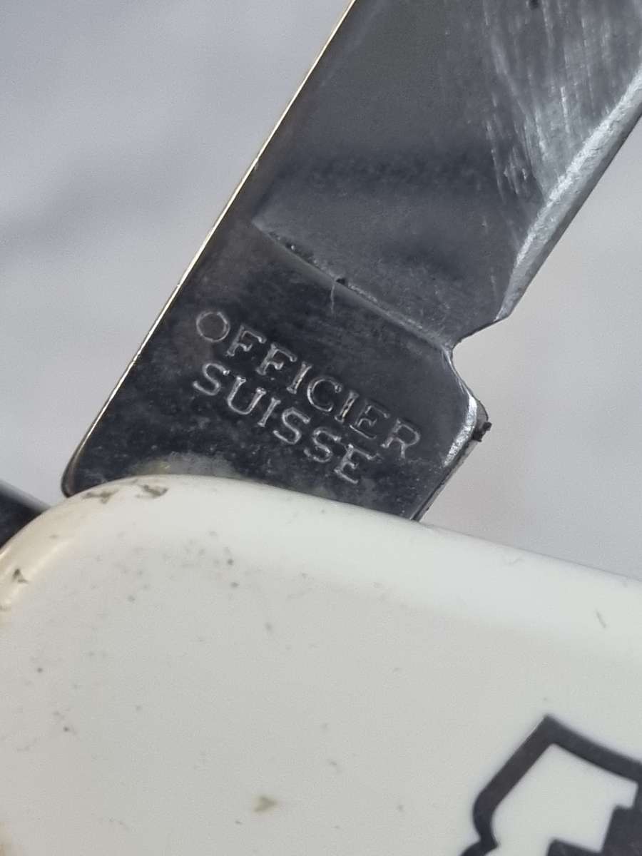 Victorinox knife officer suisse