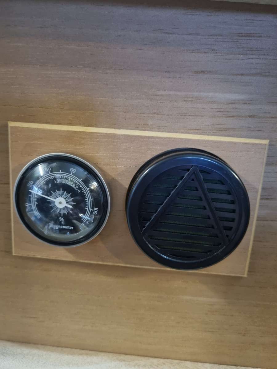 Cigar humidor gift set with ashtray and cutter