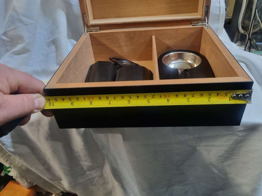 Cigar humidor gift set with ashtray and cutter
