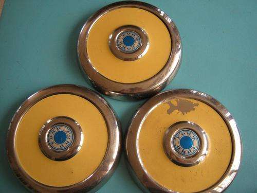 Ford Hub caps ( set of 3) - condition per pics