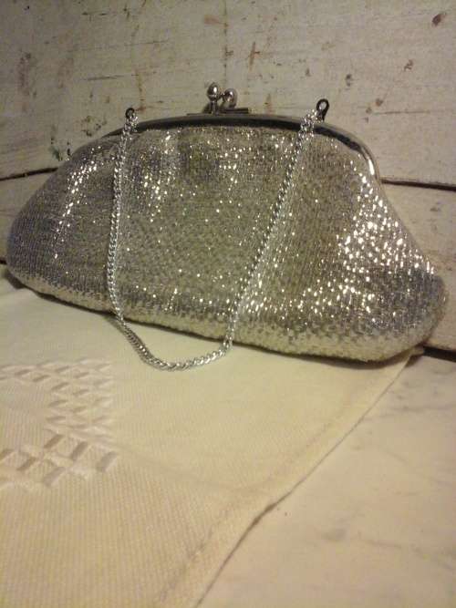 ELEGANT VINTAGE SILVER EVENING PURSE