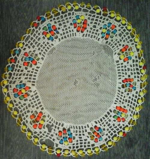 COLOURFUL VINTAGE GLASS BEAD DOILIE