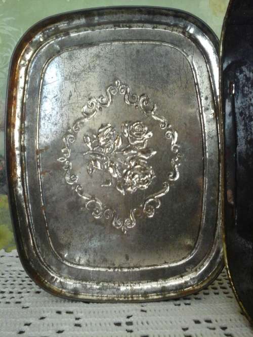 VINTAGE EMBOSSED ROSE TIN