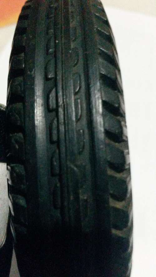 Collectable Rubber Tyre Cigarette Ash Tray