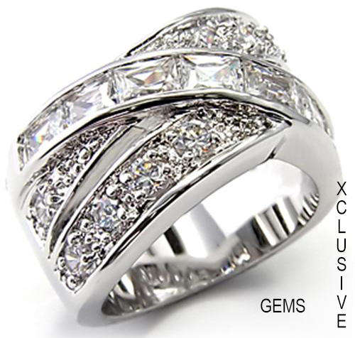 * R35 POSTAGE* 18K WHITE GOLD PLATED SIMULATED DIAMOND LADIES RING
