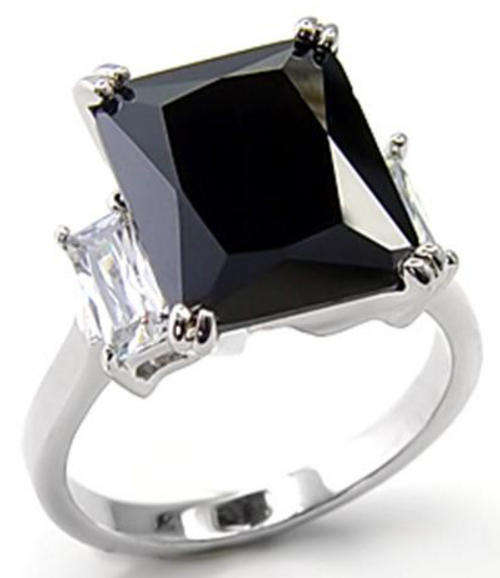 * R35 POSTAGE* 18K WHITE GOLD PLATED BLACK STONE LADIES RING