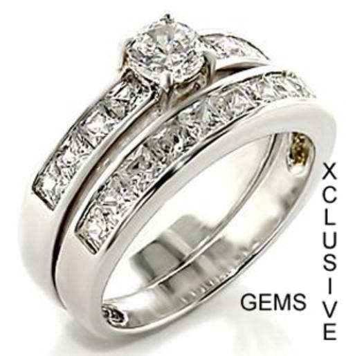 **POSTAGE R35**  SIMULATED DIAMOND 18K WHITE GOLD PLATED WEDDING RING SET