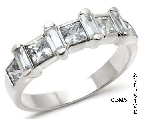 LOCALLY IN STOCK** 925 HALLMARKED STERLING SILVER SIMULATED DIAMOND RING