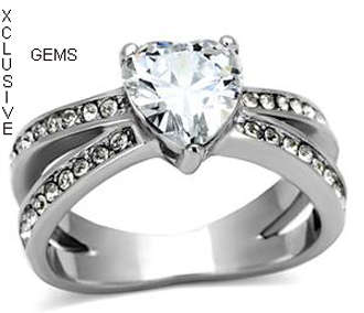 ** PRETTY STAINLESS STEEL SIMULATED DIAMOND RING