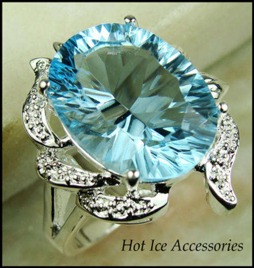 STERLING SILVER BLUE TOPAZ GEMSTONE RING - NO COMBINED POSTAGE