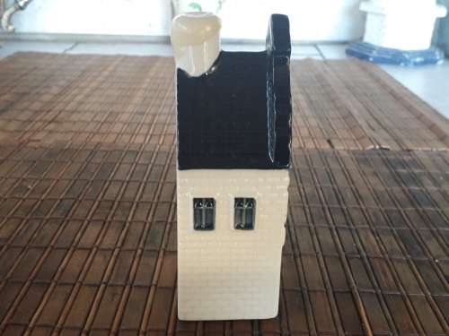 VINTAGE KLM DELFT BLUE HOUSE NO. 53, SEALED AND STILL FULL