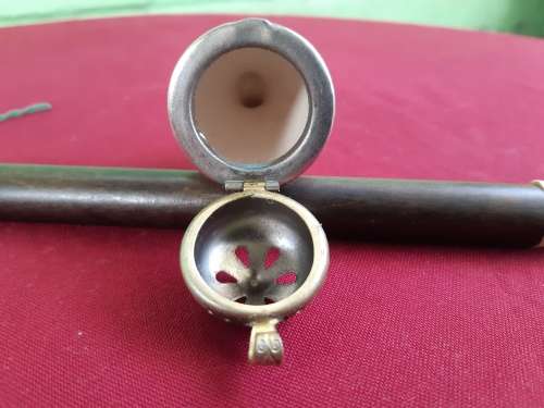 RARE AND HIGHLY COLLECTIBLE ANTIQUE HAND-PAINTED GERMAN PORCELAIN PIPE