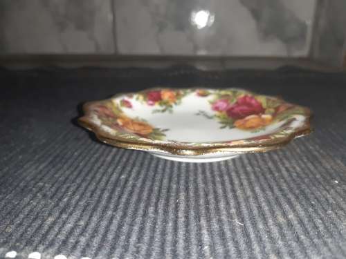 BEAUTIFUL ROYAL ALBERT OLD ENGLISH ROSE SCALLOPED TRINKET DISH/MINI PLATE