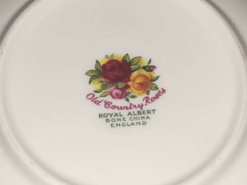 BEAUTIFUL ROYAL ALBERT OLD ENGLISH ROSE SCALLOPED TRINKET DISH/MINI PLATE