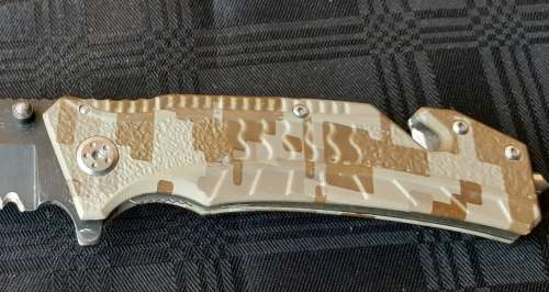 BUFFALO RIVER FOLDING KNIFE, MILITARY FATIGUE HANDLE AND BLACK BLADE