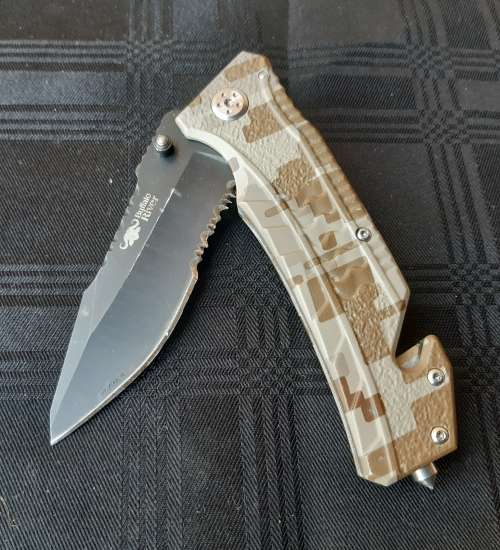 BUFFALO RIVER FOLDING KNIFE, MILITARY FATIGUE HANDLE AND BLACK BLADE