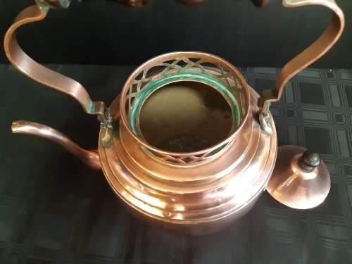 ANTIQUE HIGHLY COLLECTIBLE LARGE COPPER KETTLE