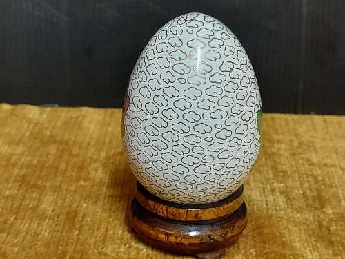 SPECTACULAR CLOISONNE EGG ON A STAND