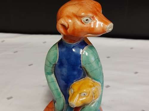 STUNNING VINTAGE RAKU POTTERY MEERKAT AND PUP IN VIVID COLOURS