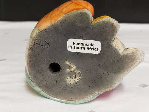 STUNNING VINTAGE RAKU POTTERY MEERKAT AND PUP IN VIVID COLOURS