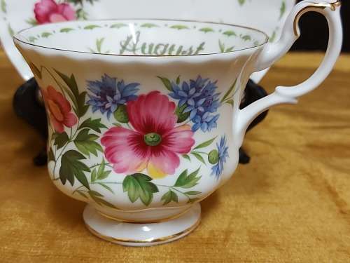 BEAUTIFUL ROYAL ALBERT BONE CHINA FLOWER OF THE MONTH AUGUST TEA DUO