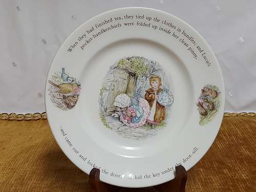 BEAUTIFUL VINTAGE WEDGWOOD ORIGINAL BEATRIX POTTER MRS TIGGY-WINKLE SALAD PLATE