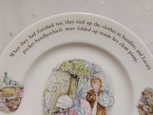 BEAUTIFUL VINTAGE WEDGWOOD ORIGINAL BEATRIX POTTER MRS TIGGY-WINKLE SALAD PLATE