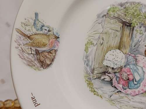 BEAUTIFUL VINTAGE WEDGWOOD ORIGINAL BEATRIX POTTER MRS TIGGY-WINKLE SALAD PLATE