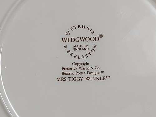 BEAUTIFUL VINTAGE WEDGWOOD ORIGINAL BEATRIX POTTER MRS TIGGY-WINKLE SALAD PLATE