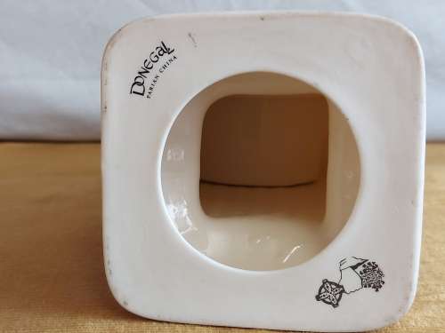 VINTAGE RARE HAND CRAFTED DONEGAL PARIAN IRISH CHINA HARP SHAPED MANTEL CLOCK, NOT TESTED