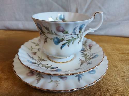 BEAUTIFUL ROYAL ALBERT BONE CHINA BRIGADOON TEA TRIO