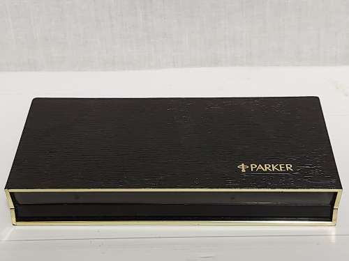 VINTAGE PARKER STAINLESS STEEL BOXED SET OF A BALL POINT PEN AND  PENCIL