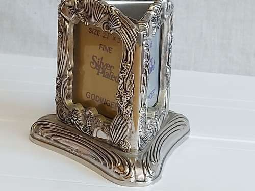 STUNNING VINTAGE GODINGER TRIANGULAR SILVER PLATED PHOTO FRAME/PEN HOLDER