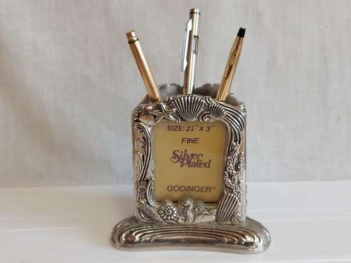 STUNNING VINTAGE GODINGER TRIANGULAR SILVER PLATED PHOTO FRAME/PEN HOLDER