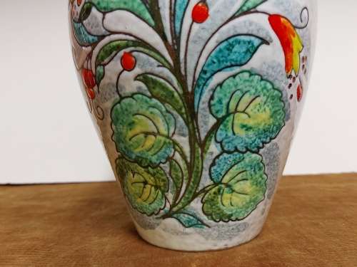 BEAUTIFULLY ADORNED MADE IN ITALY VINTAGE ART POTTERY VASE WITH AN AWESOME RAISED FLORAL DESIGN
