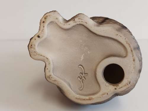 EXQUISITE VINTAGE HARVEY KNOX STRIPED CAT FIGURINE WITH GLASS EYES