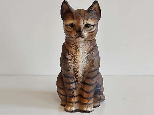 EXQUISITE VINTAGE HARVEY KNOX STRIPED CAT FIGURINE WITH GLASS EYES
