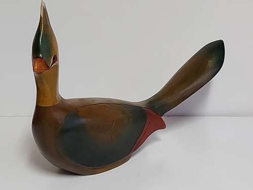 HIGHLY COLLECTIBLE LIMITED EDITION KNYSNA LOERIE BY FEATHERS OF KNYSNA, HAND CARVED AND PAINTED