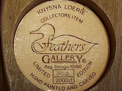 HIGHLY COLLECTIBLE LIMITED EDITION KNYSNA LOERIE BY FEATHERS OF KNYSNA, HAND CARVED AND PAINTED
