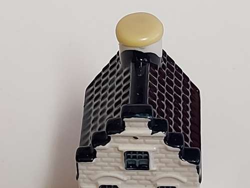 HIGHLY COLLECTIBLE BLUE DELFTS KLM HOUSE NO 34, SEALED AND FULL