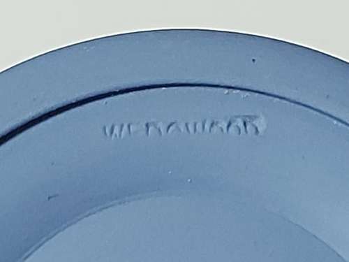 STUNNING VINTAGE WEDGWOOD BLUE JASPERWARE PEDESTAL JAR, MADE IN ENGLAND