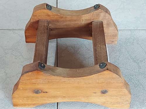 VINTAGE SOLID AND HEAVY OAK WINE BARREL WITH BRASS HOOPS ON A CUSTOM MADE STAND