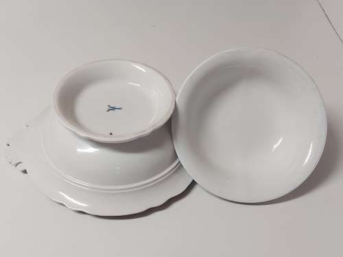 RARE VINTAGE MEISSEN BLUE ONION PATTERN TWIN HANDLED, LIDDED BOWL