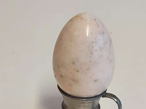 HIGHLY POLISHED GEMSTONE EGG, WEIGHING 178 GRAM