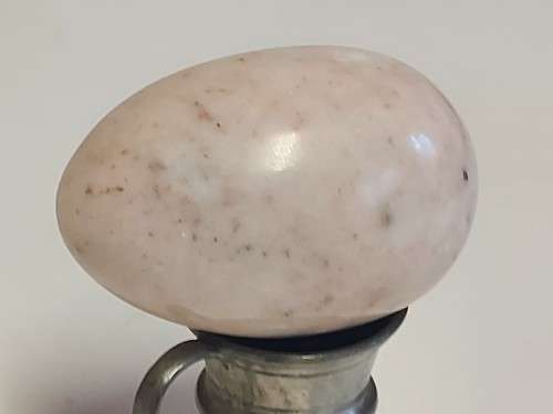 HIGHLY POLISHED GEMSTONE EGG, WEIGHING 178 GRAM