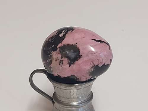 HIGHLY POLISHED GEMSTONE EGG, WEIGHING 120 GRAM